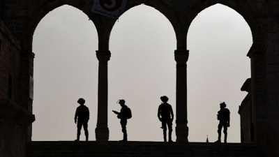 İsrail, Mescid-i Aksa İmamı'nı gözaltına aldı