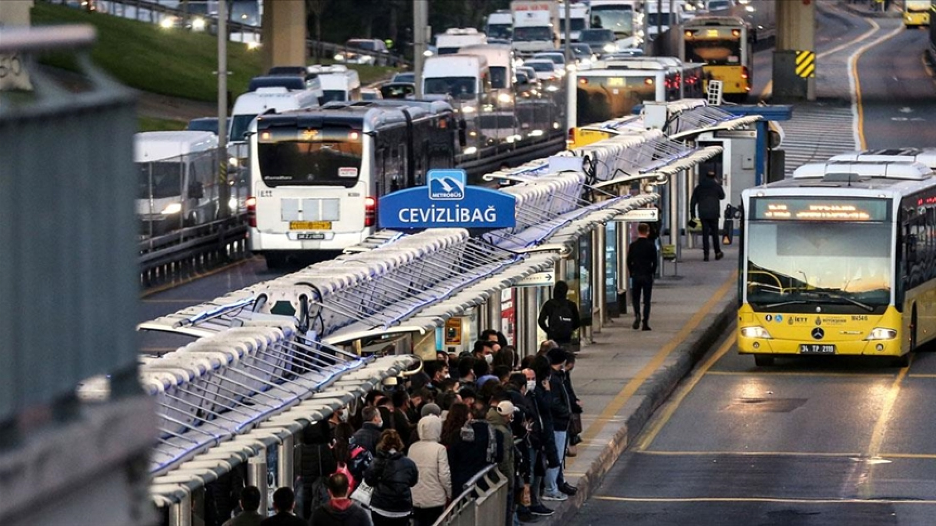 İstanbul'da Toplu Taşıma Ücretlerine Yüzde 20 Zam Geldi: 2026 Yeni Fiyatlar
