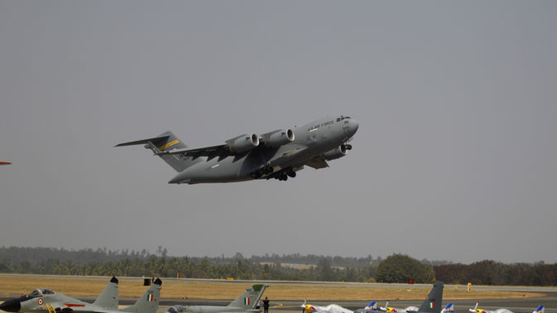 ABD'den bölgeye yoğun askeri kargo sevkiyatı | Dış Haberler