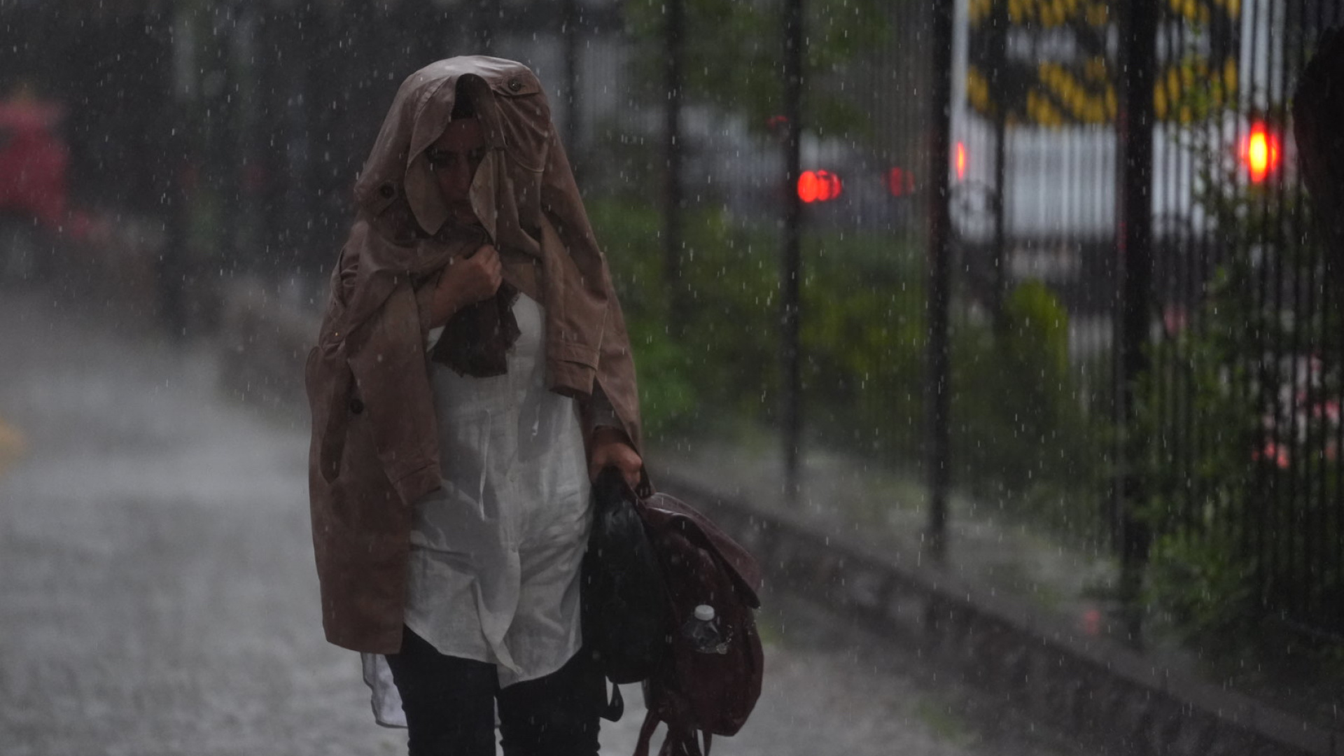 Meteoroloji'den 39 İl İçin Sarı Kod Uyarısı: Kuvvetli Sağanak ve Lodos Geliyor