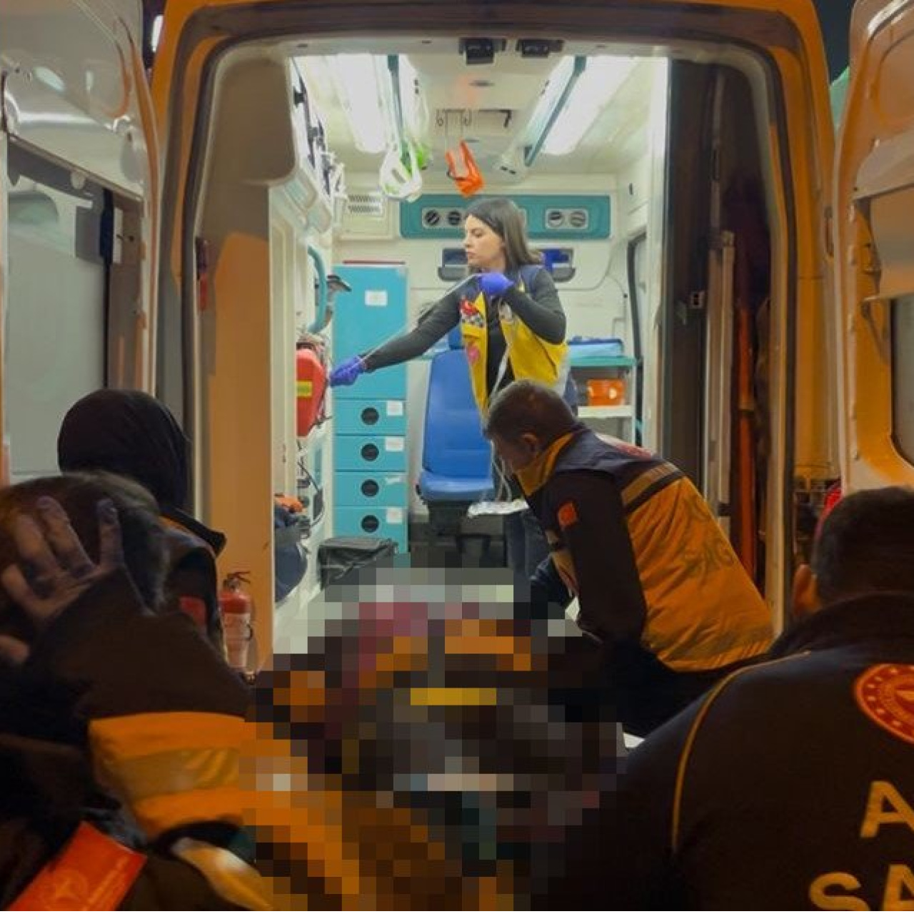 Refüje çarptılar! Acı kazada motosikletteki çift hayatını kaybetti!