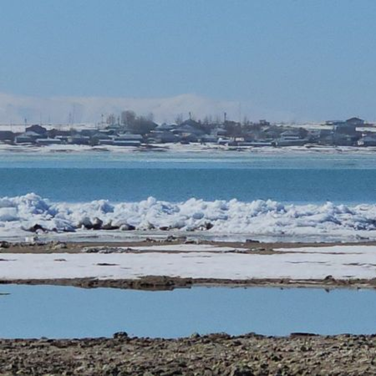 Bitlis'te gölde buz dalgaları!