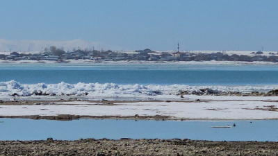 Bitlis'te gölde buz dalgaları!