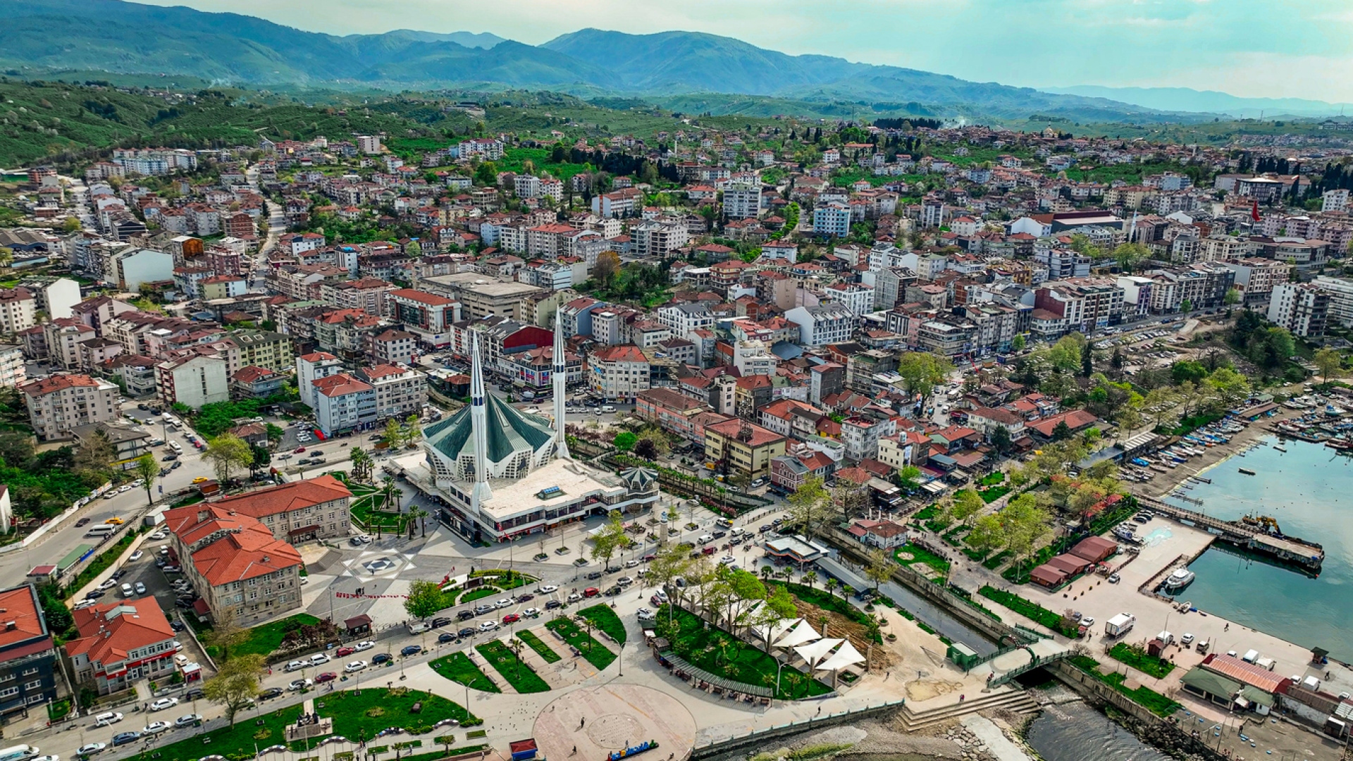 Düzce'nin Meşhur Lezzetleri ve Doğal Güzellikleri: Gezi Rehberi