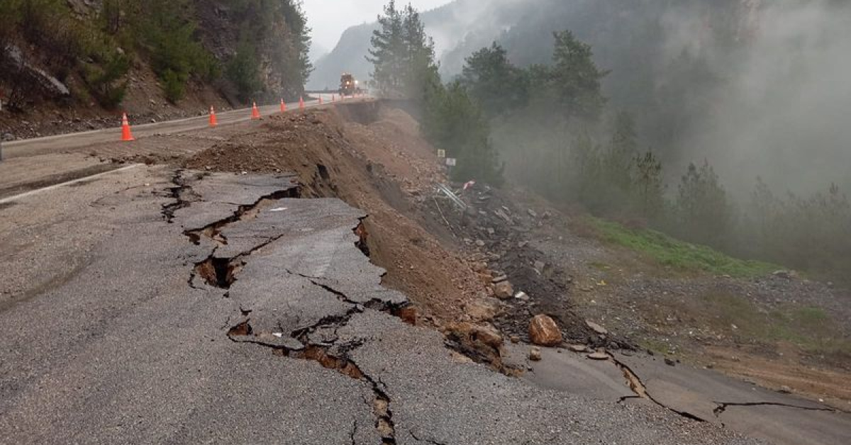 'Helikopter Pisti Heyelanda Çöktü! Yangında Emine Ayten Ölüm'