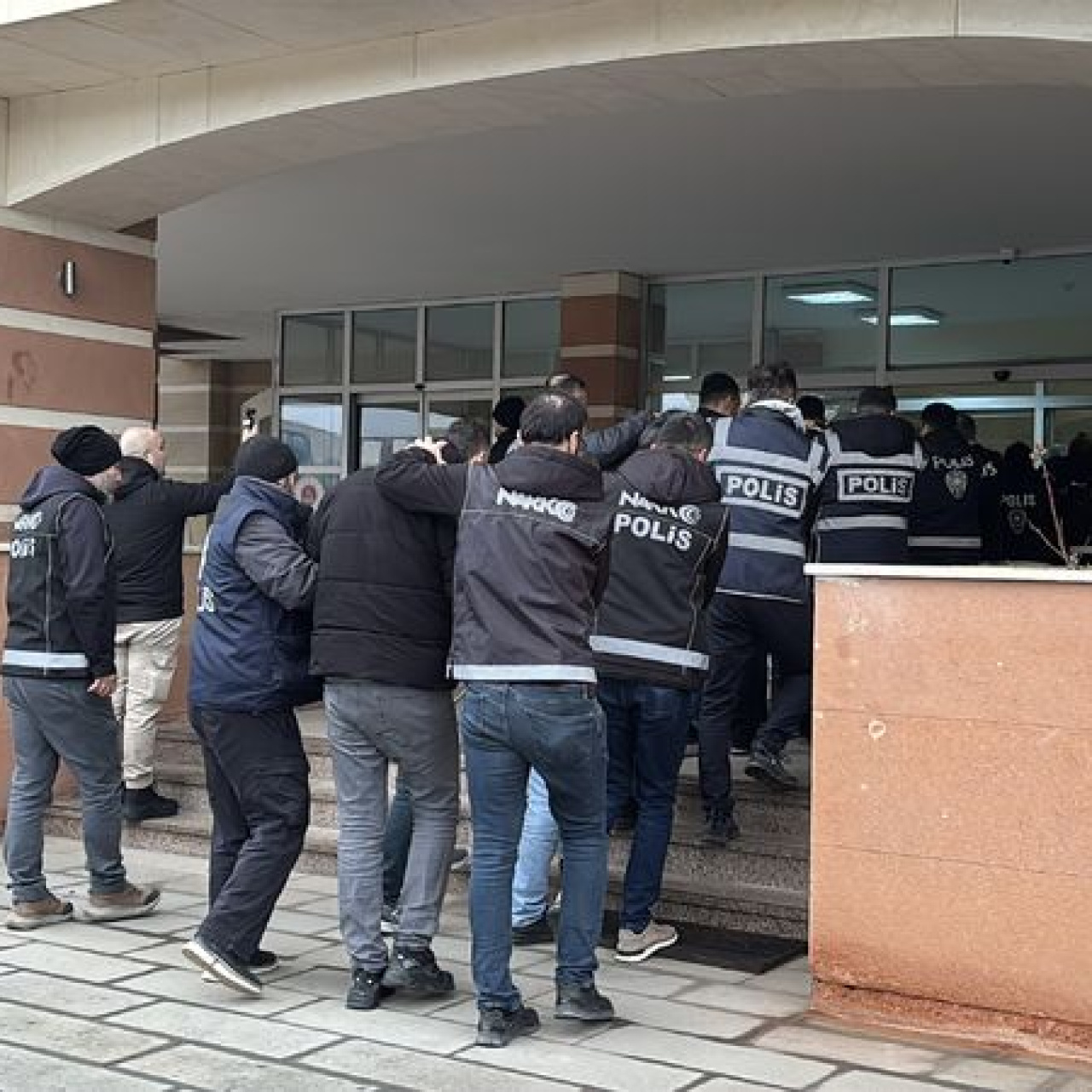 17 ilde sahte ilan operasyonu: 29 gözaltı