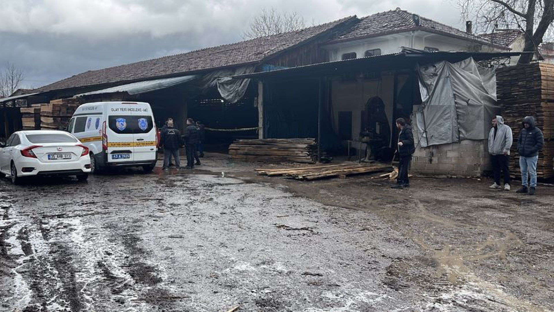 Kütahya'da Tomruk Biçme Makinesine Düşen İşçi Hayatını Kaybetti