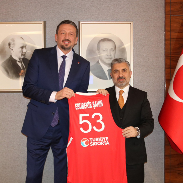 Hidayet Türkoğlu'ndan Ebubekir Şahin'e ziyaret