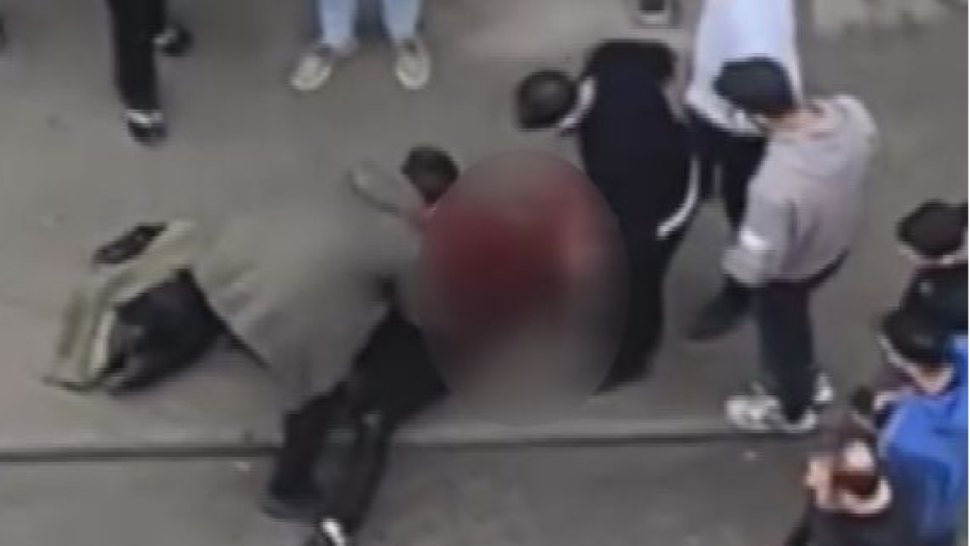 Avcılar'da Bıçaklı Kavga: Bir Kişi Ağır Yaralandı, Şüpheli Gözaltında