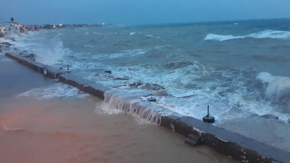 Çanakkale'de kuvvetli fırtına hayatı olumsuz etkiledi