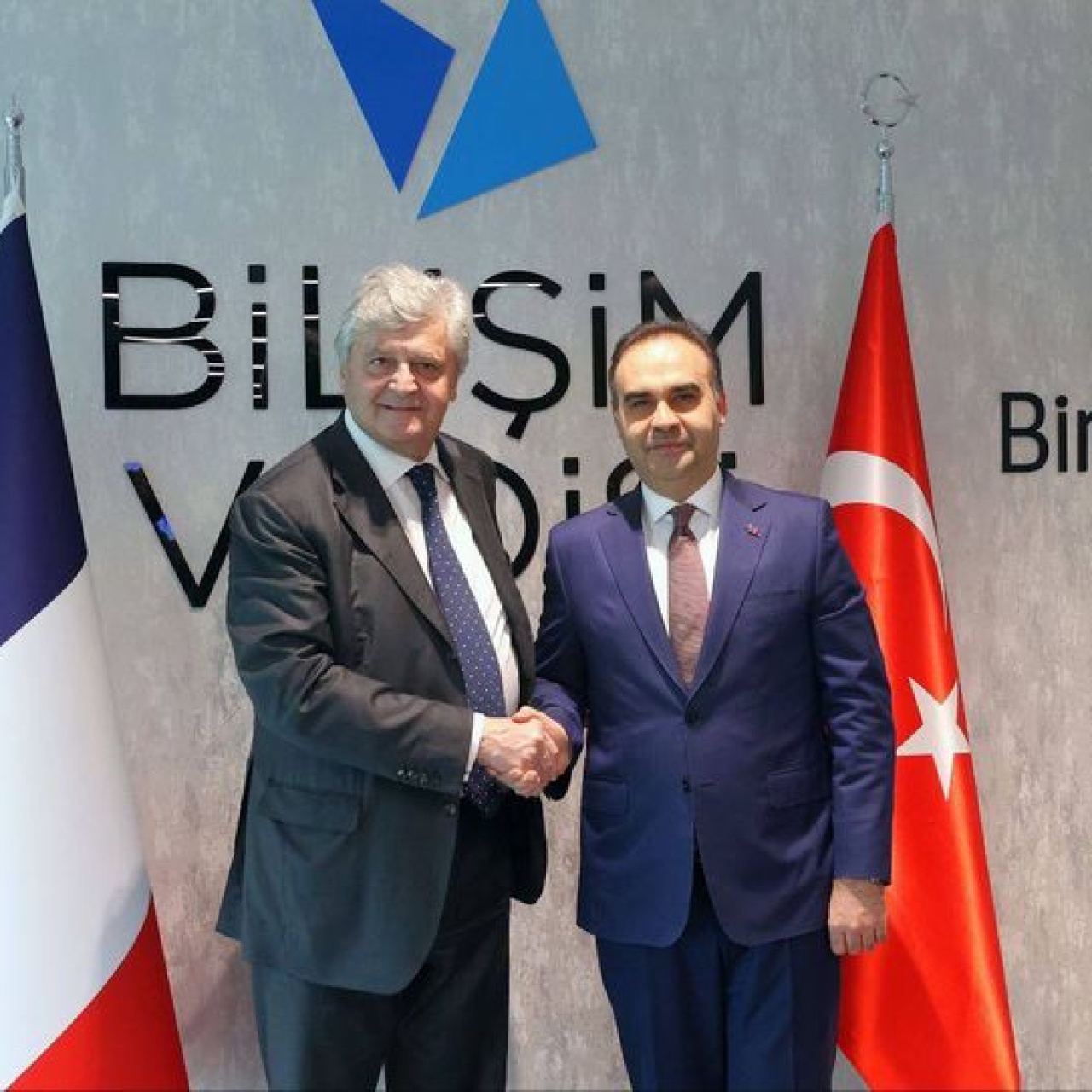 Bakan Kacır, Fransa Dış Ticaret Bakanı Forissier ile görüştü
