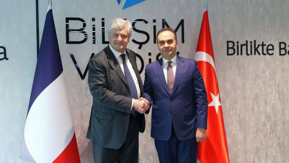 Bakan Kacır, Fransa Dış Ticaret Bakanı Forissier ile görüştü