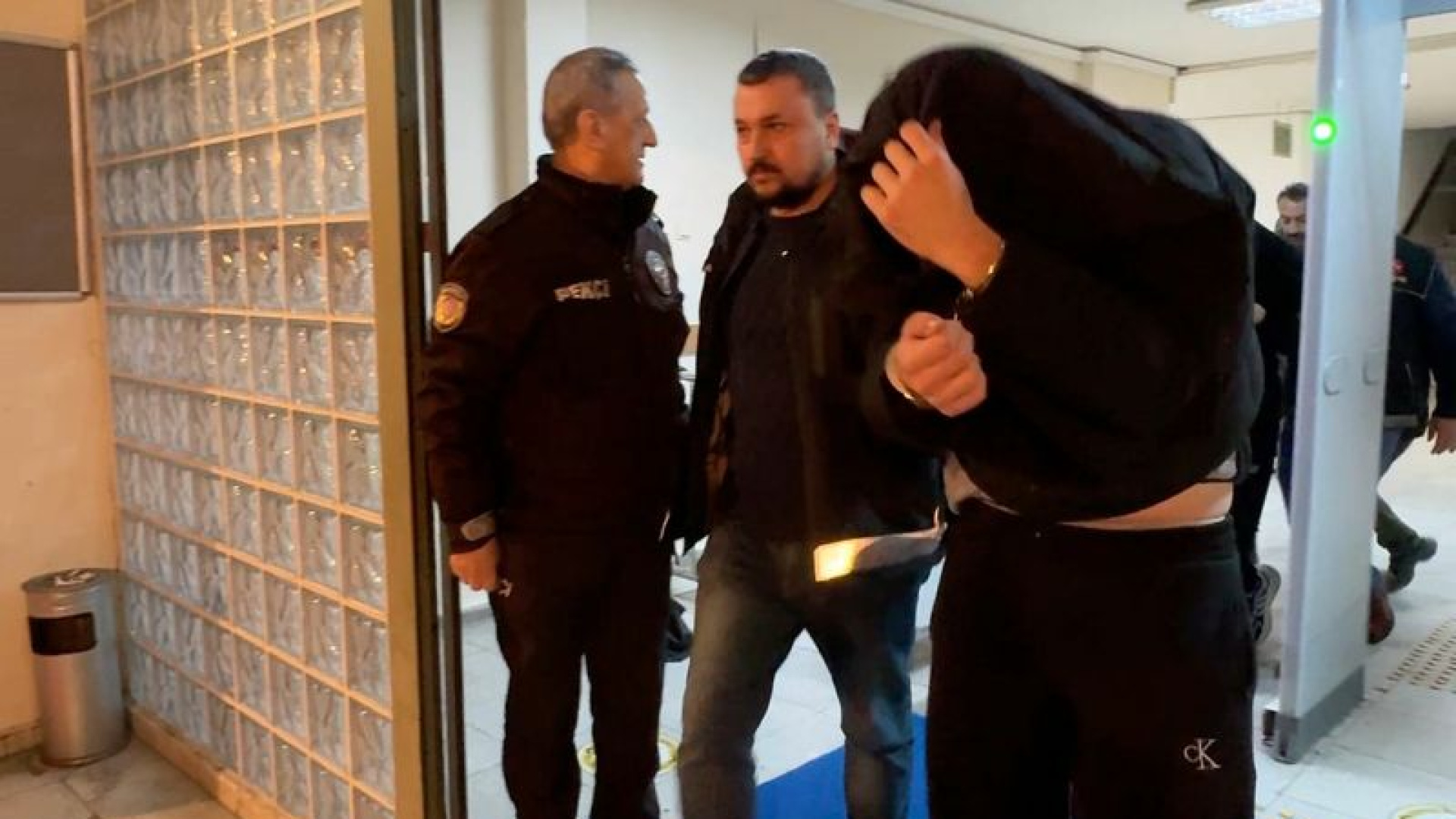 Aydın'da Uyuşturucu Operasyonu: 2'si Kardeş 3 Şüpheli Tutuklandı