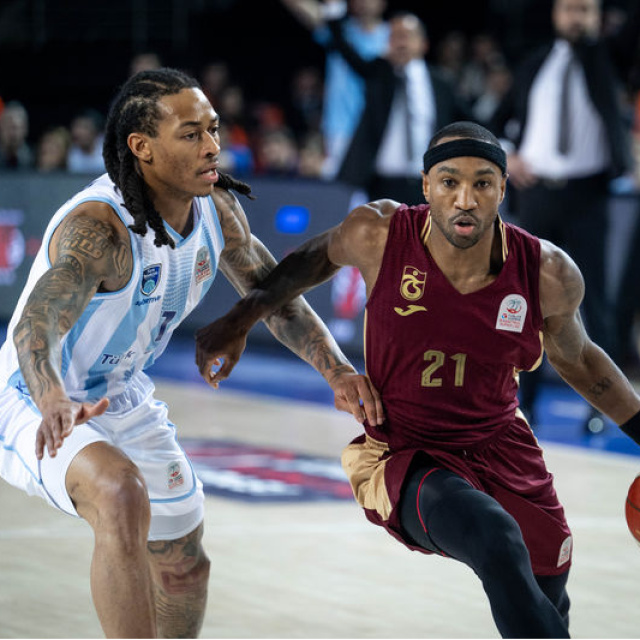 Türk Telekom, kupada Trabzon'u eledi!