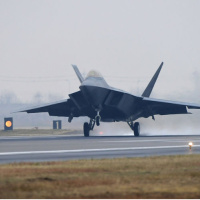 ABD basını: F-22'ler bölgeye sevk edildi