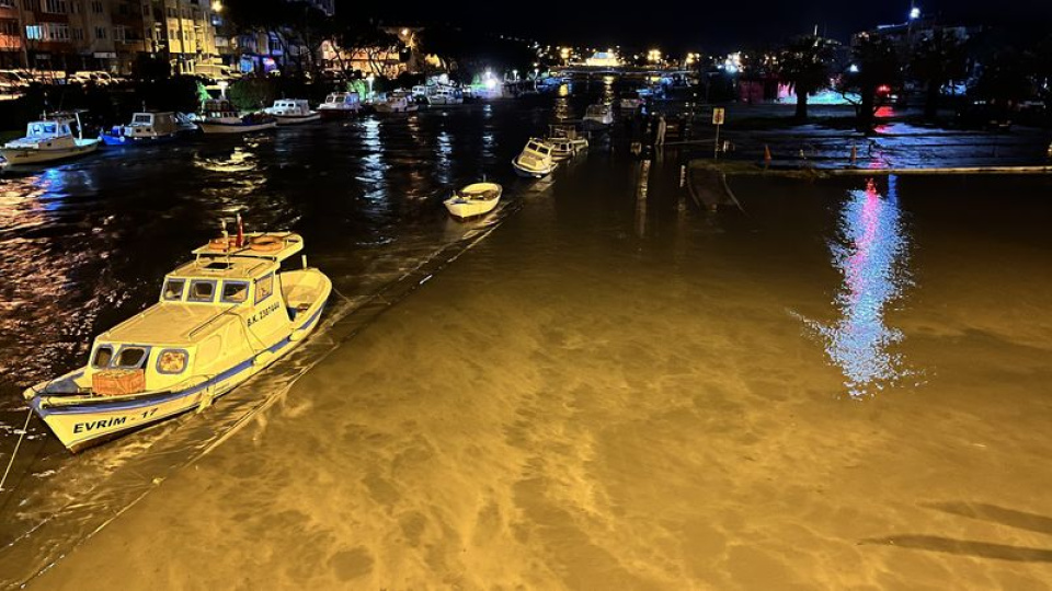 Çanakkale'de Kepez Çayı taştı, Sarıçay yükseldi!