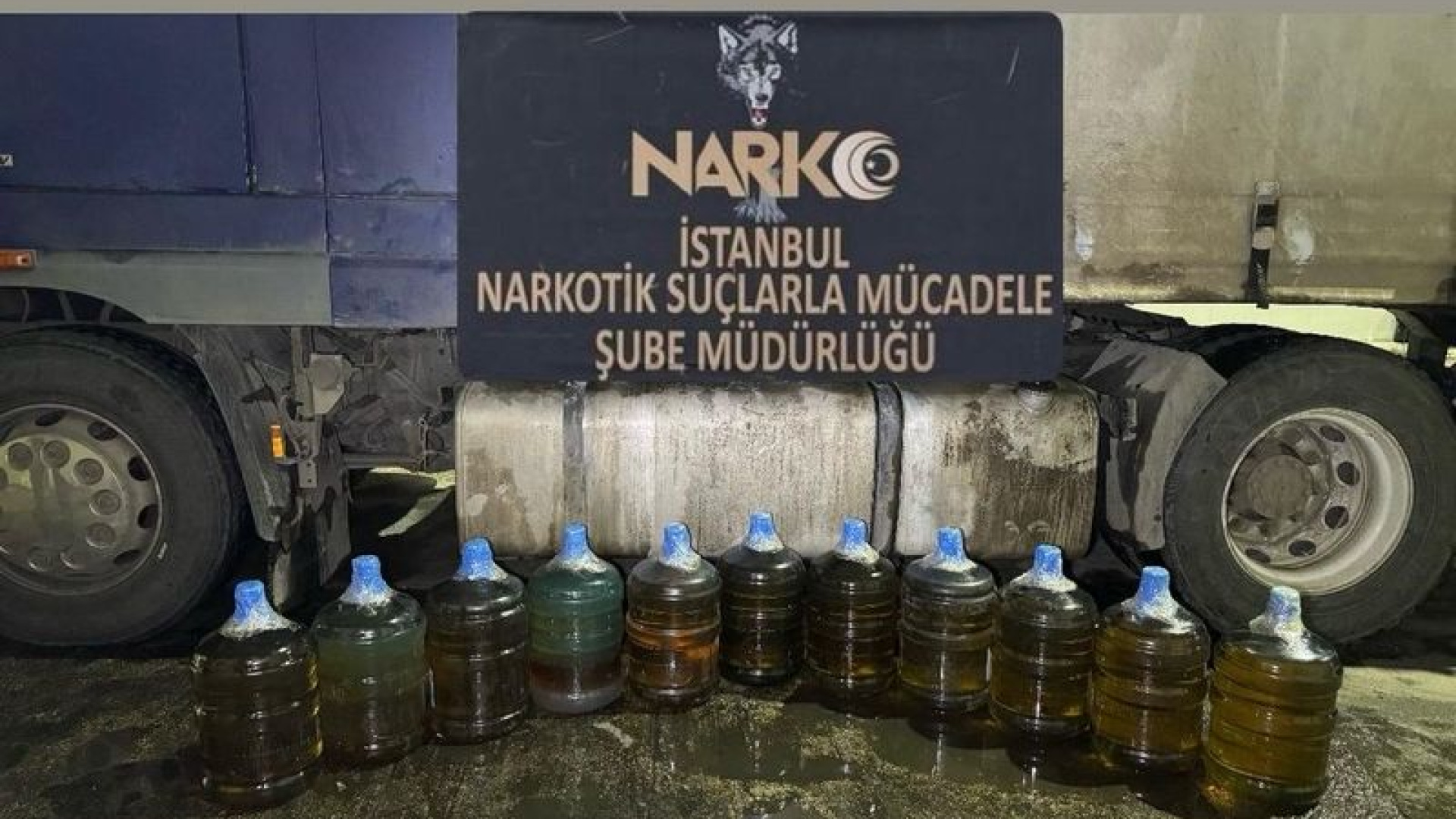 İstanbul'da TIR Operasyonu: 183 Litre Uyuşturucu Madde Ele Geçirildi