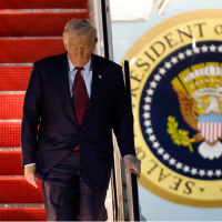 Başkanlık uçakları Trump'ın istediği renge boyanacak