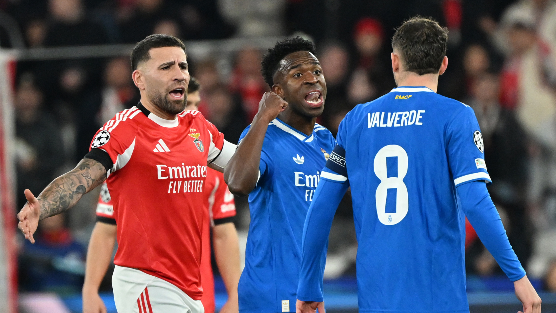 Şampiyonlar Ligi'nde Irkçılık Skandalı: Vinicius Junior Maçı Durdurdu!