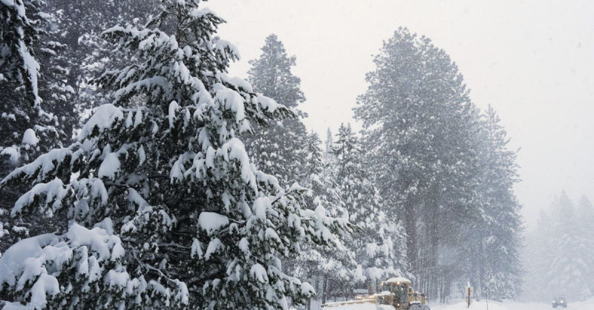California'da çığda kaybolan kayakçılar aranıyor