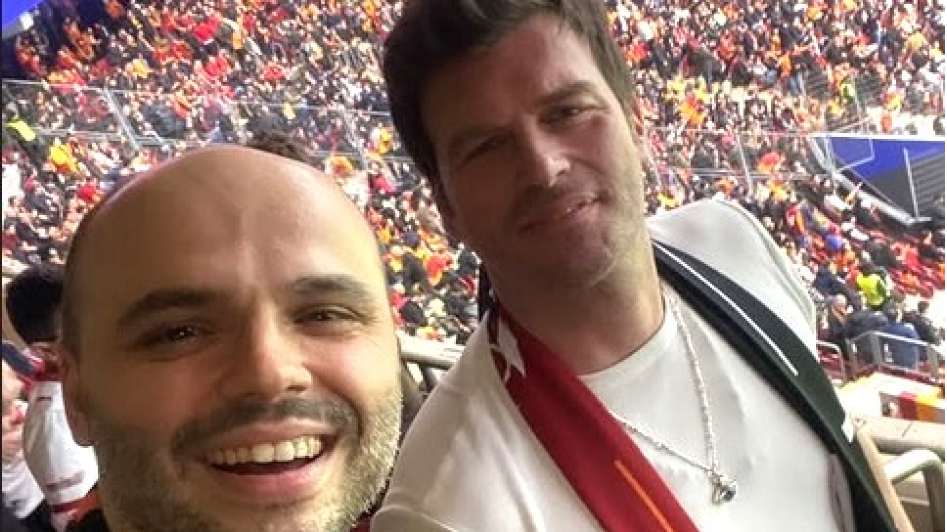 Kıvanç Tatlıtuğ, Galatasaray - Juventus maçını tribünden takip etti