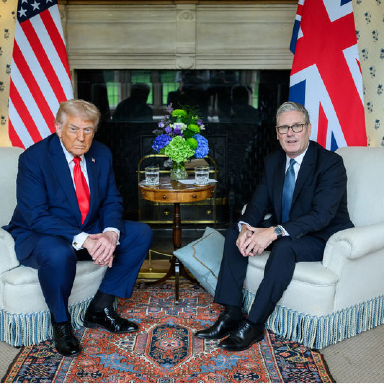 Trump ve Starmer telefonda görüştü