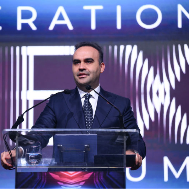 "10 milyar dolarlık veri merkezi ve yapay zeka yatırımını harekete geçireceğiz"