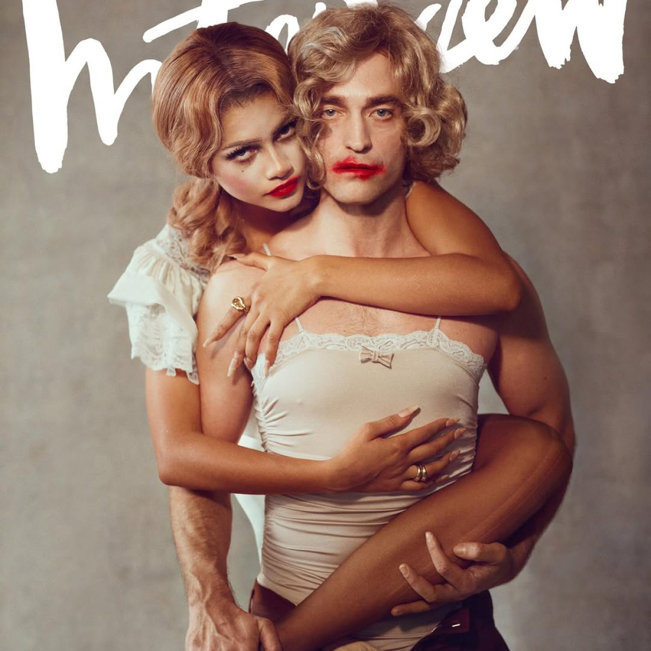 Kadın kılığına girdi