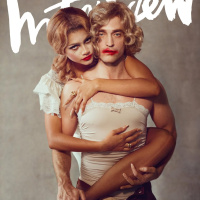 Kadın kılığına girdi