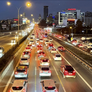 İstanbul'da trafik yoğunluğu yüzde 90'a çıktı
