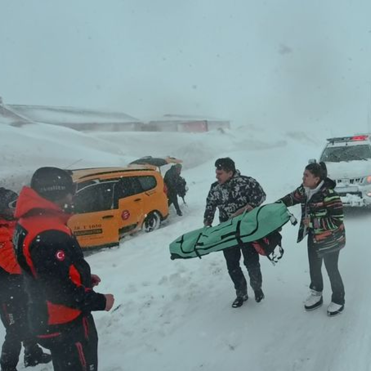 Erciyes'te 12 kişi mahsur kaldı