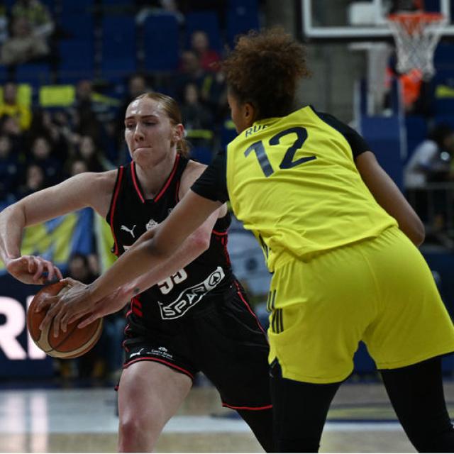 Fenerbahçe Opet, evinde avantajı kaptı!