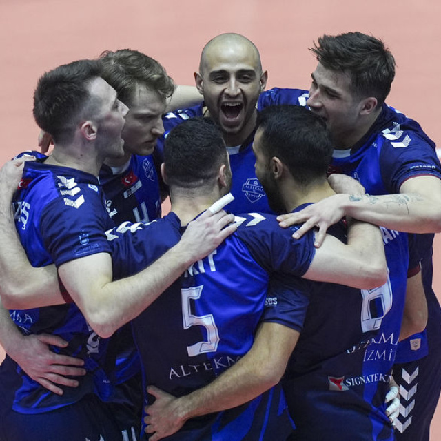 Altekma yarı final biletini aldı!