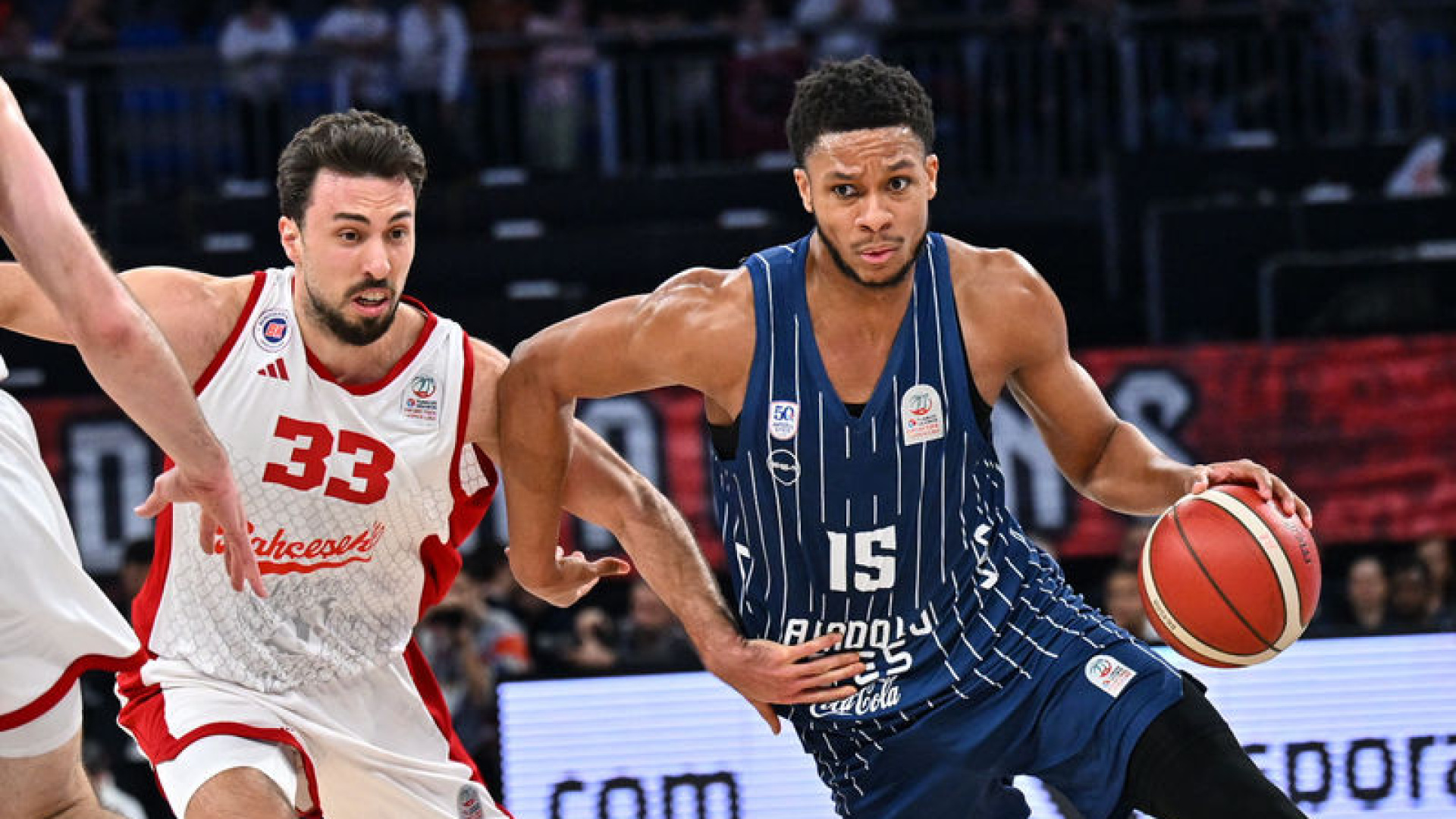 Anadolu Efes, Bahçeşehir Koleji'ni Geçerek Türkiye Kupası Dörtlü Final'inde