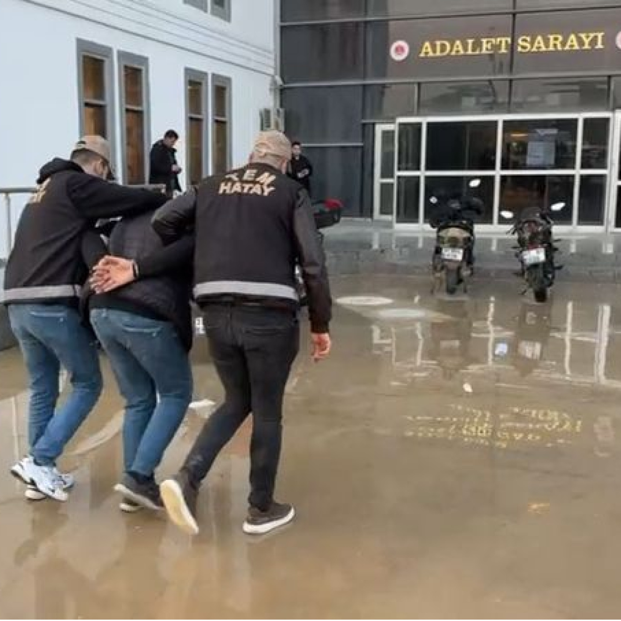 Hatay'da firari 2 FETÖ hükümlüsü yakalandı
