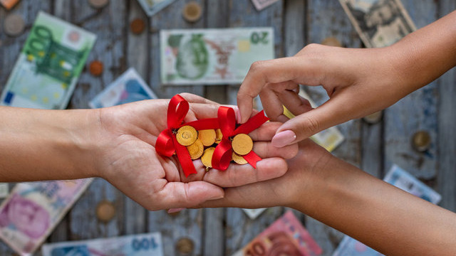 Altın fiyatlarında düşüş sürüyor