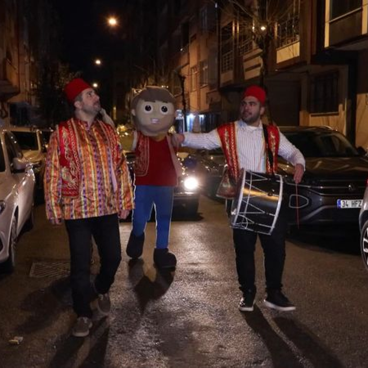 Ramazan davulcuları sahur mesaisine başladı