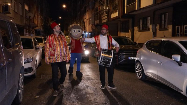 Ramazan davulcuları sahur mesaisine başladı