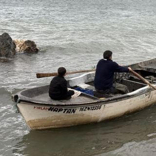 İznik Gölü'nde balıkçının ağına takıldı