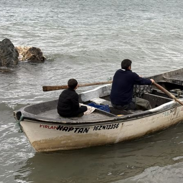 İznik Gölü'nde balıkçının ağına takıldı