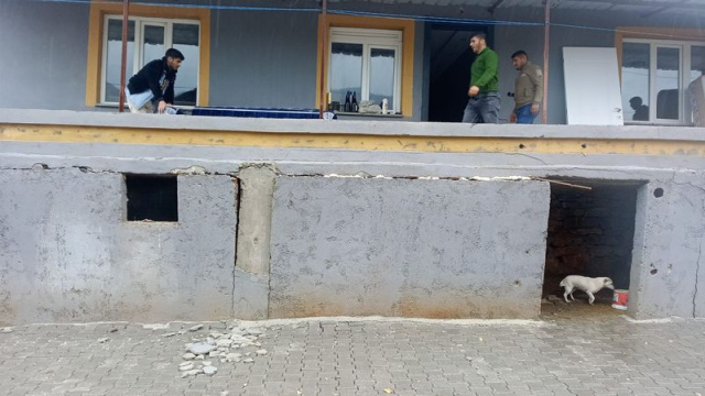 Heyelan riskinde 10 eve tahliye!