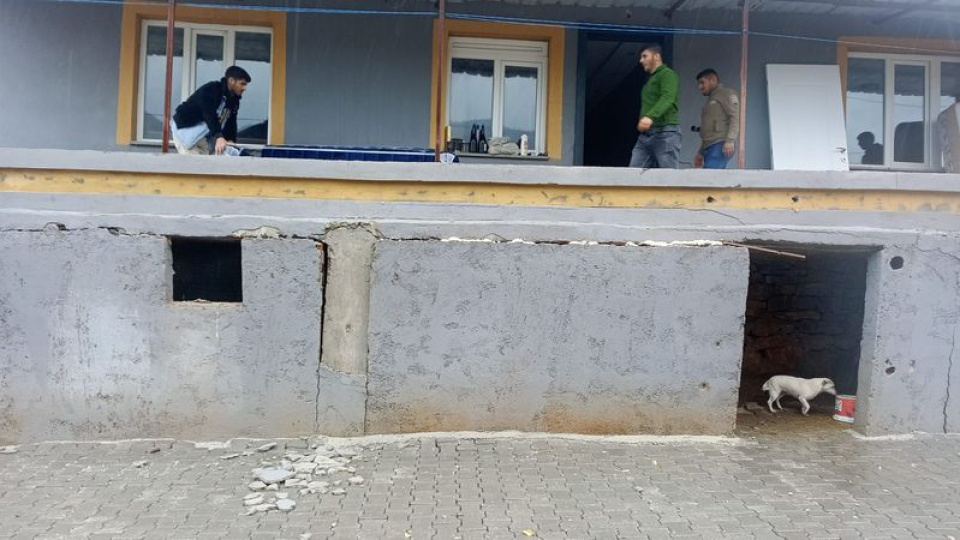 Heyelan riskinde 10 eve tahliye!