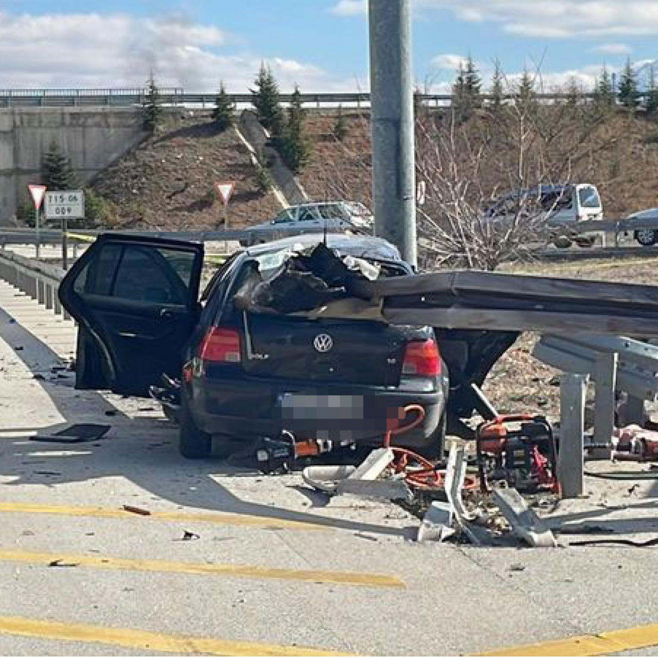 Dehşet! Anne ve baba öldü çocuk yaralı!