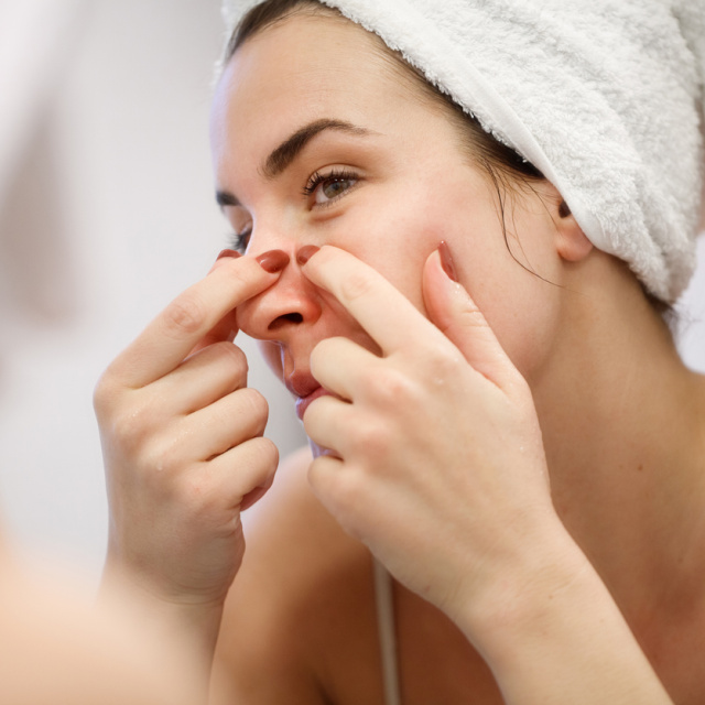 Sivilce patlatmak zararlı mı