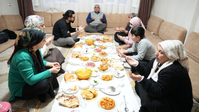 İlk iftar Şemdinli'de yapıldı