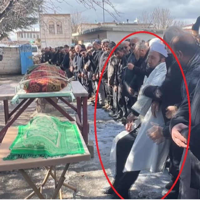 Kardeşi, yengesi ve yeğeninin namazını kıldırdı! En zor görev!