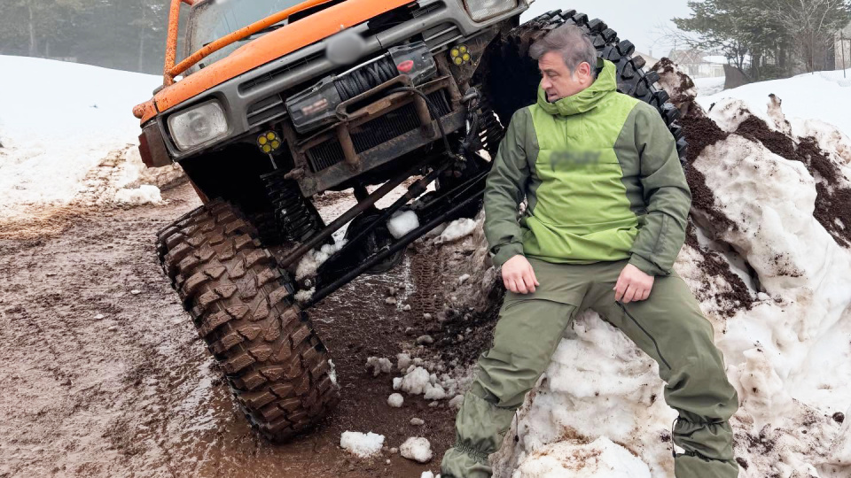 Ünlü oyuncunun off-road tutkusu