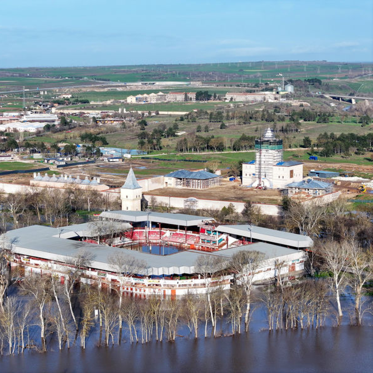Edirne'de sular çekiliyor!