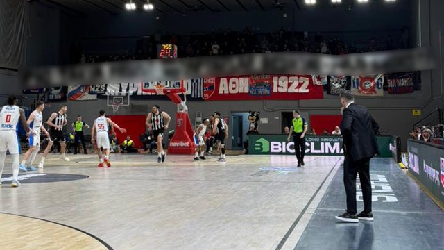 Skandal pankarta komik ceza!