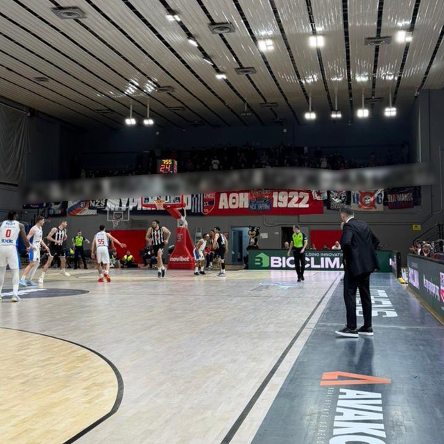 Skandal pankarta komik ceza!